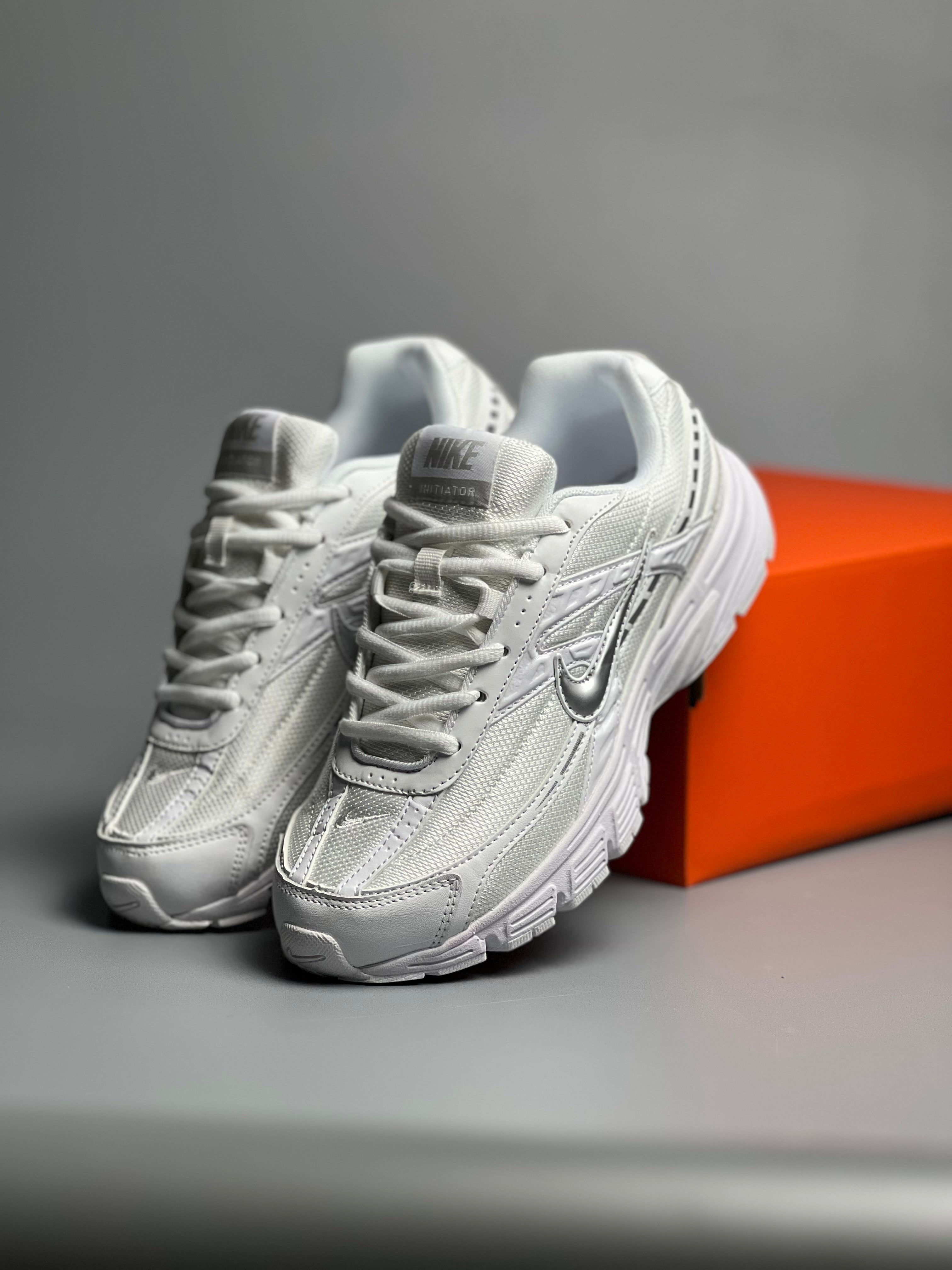 Nike Initiator blanch