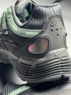 P6000  'Anthracite Clay Green'