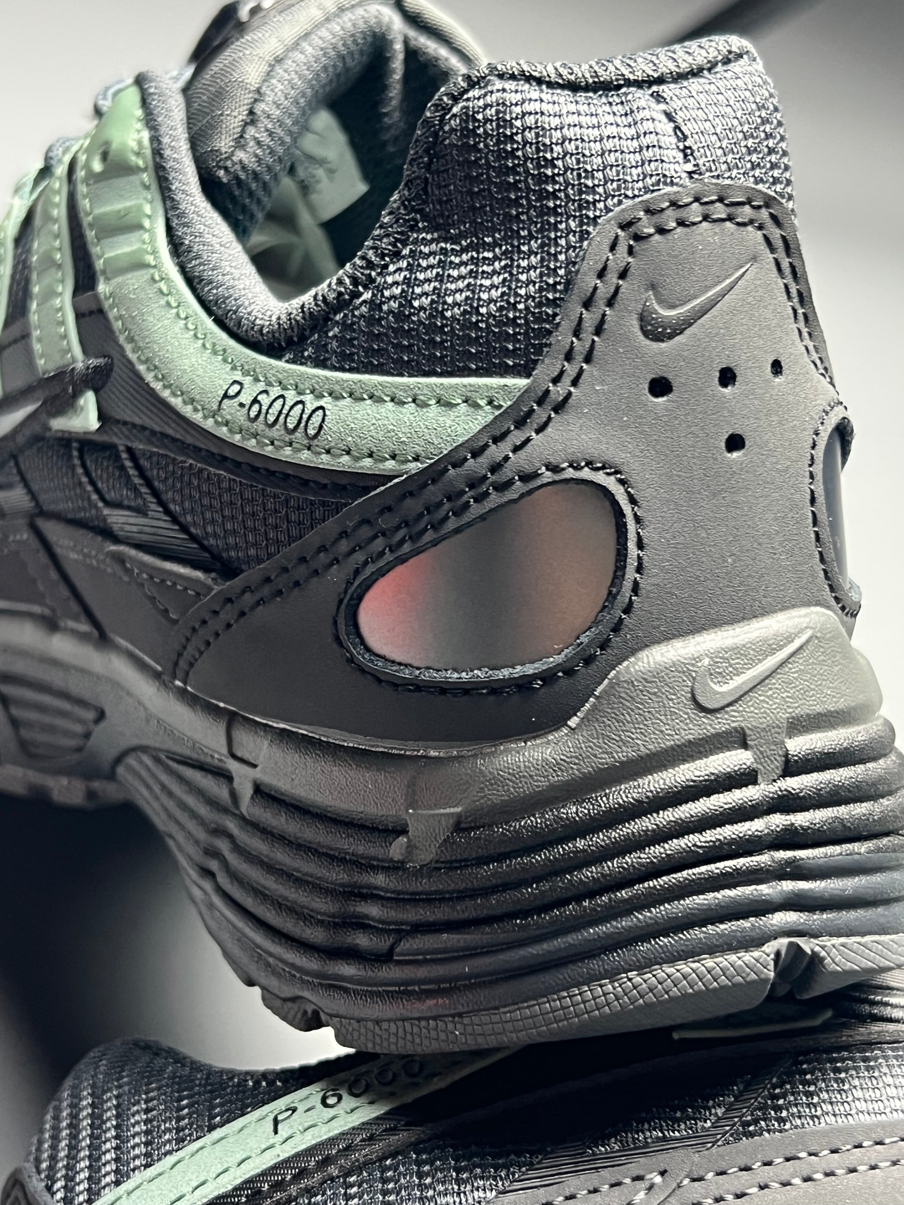 P6000  'Anthracite Clay Green'