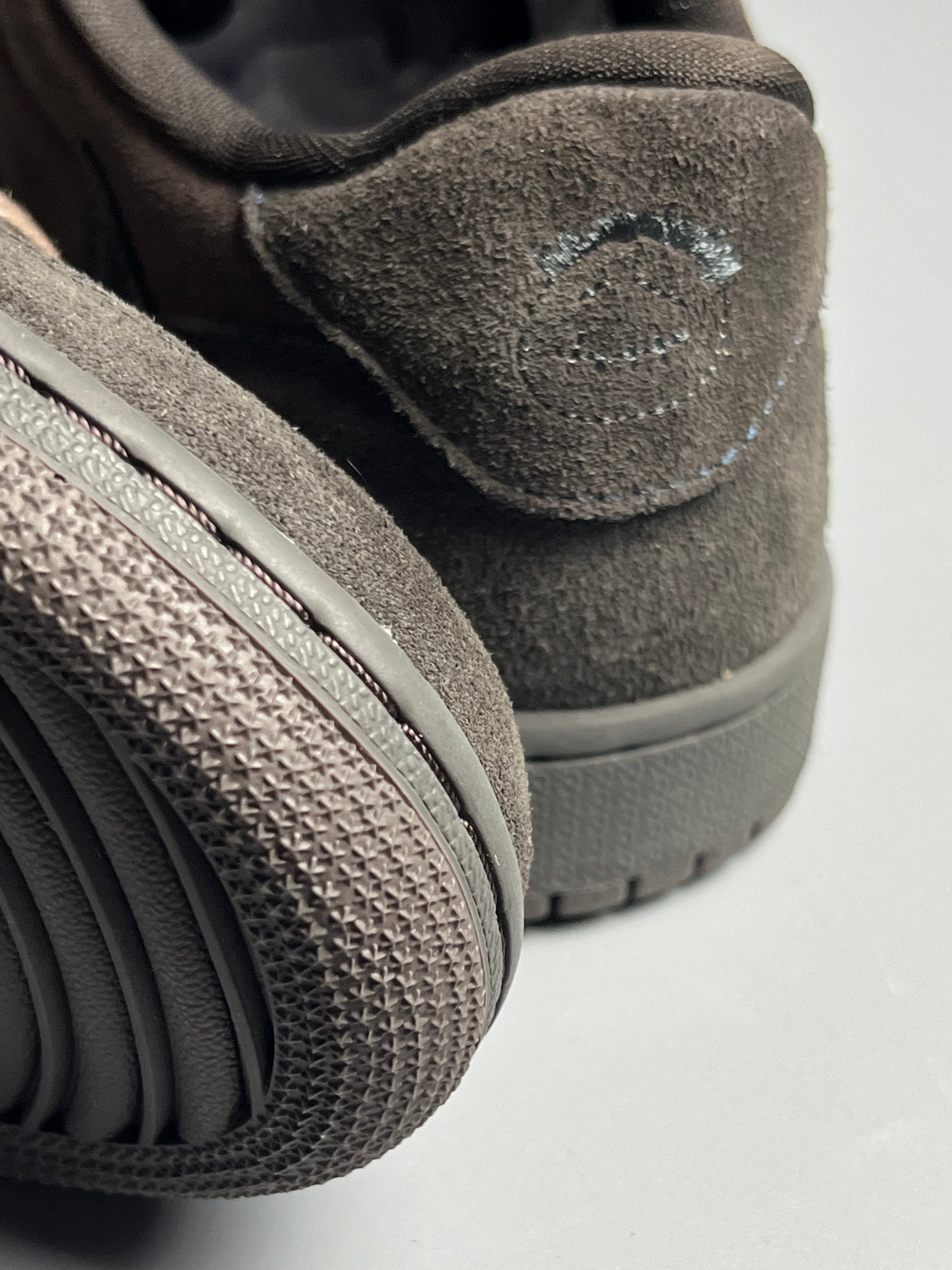 Travis Scott "Velvet Brown"