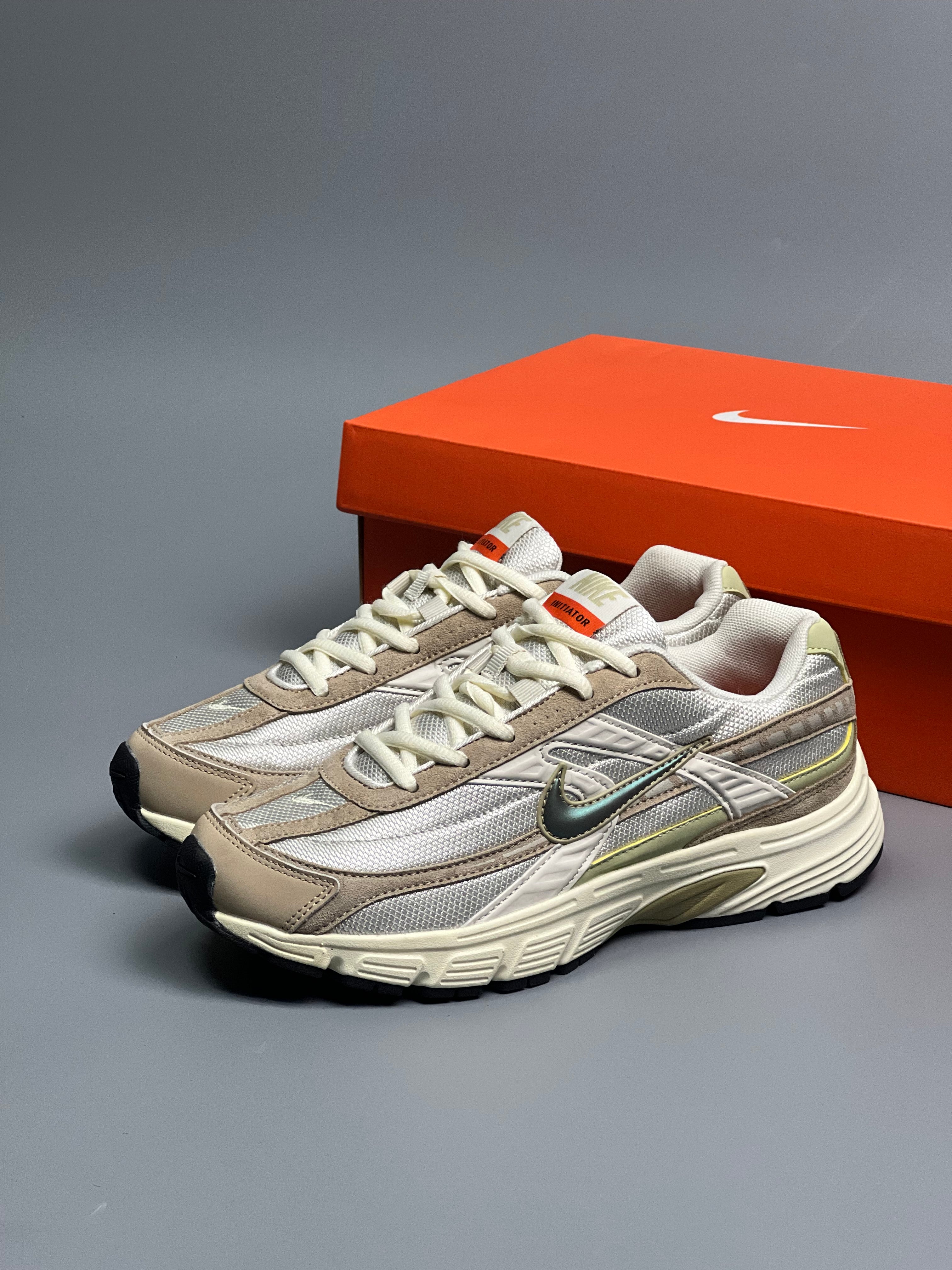 Nike Initiator