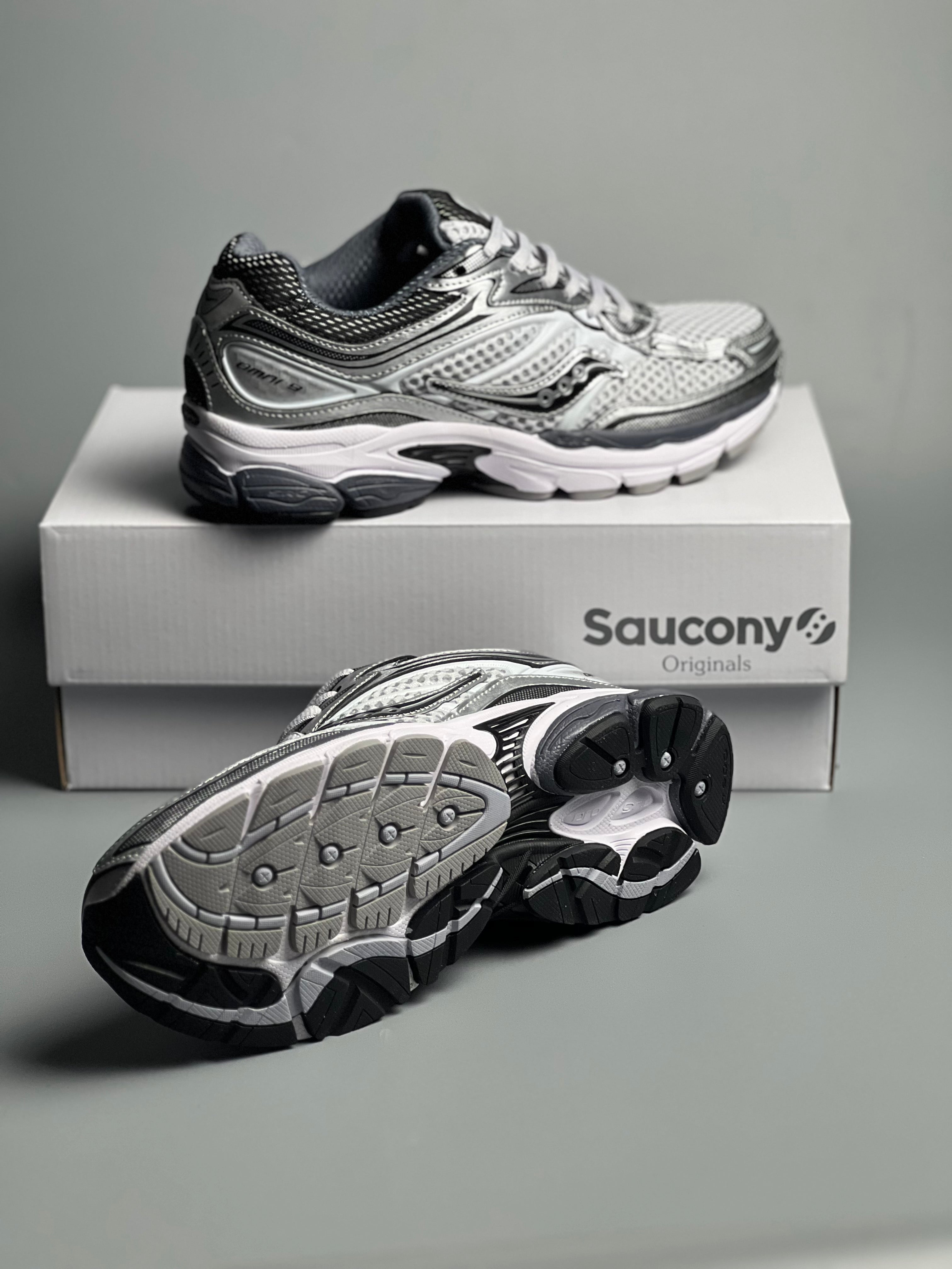 Saucony Omni 9 "Microchip"