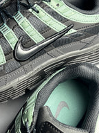 P6000  'Anthracite Clay Green'
