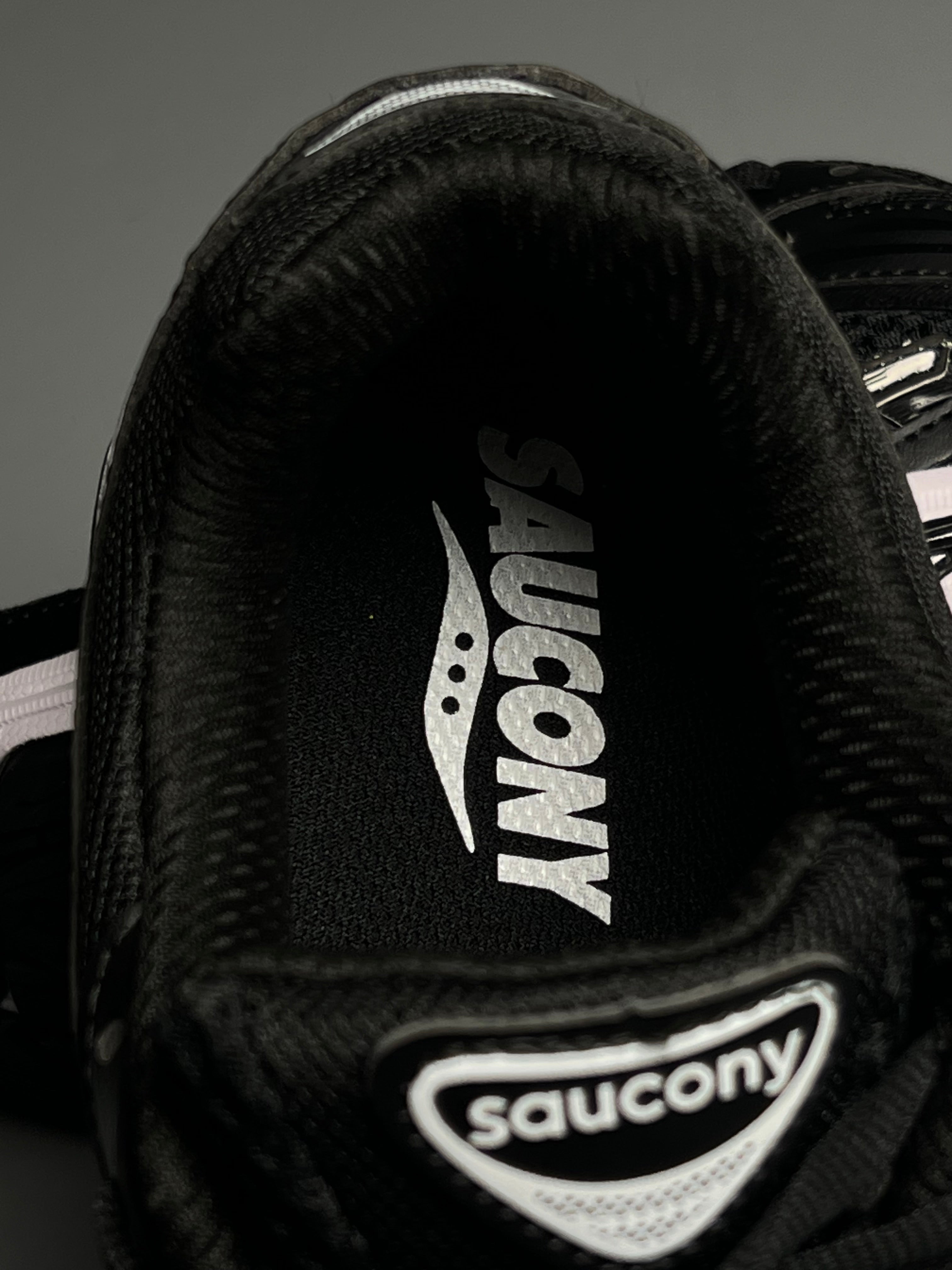 Sacouny Omni 9 black/White