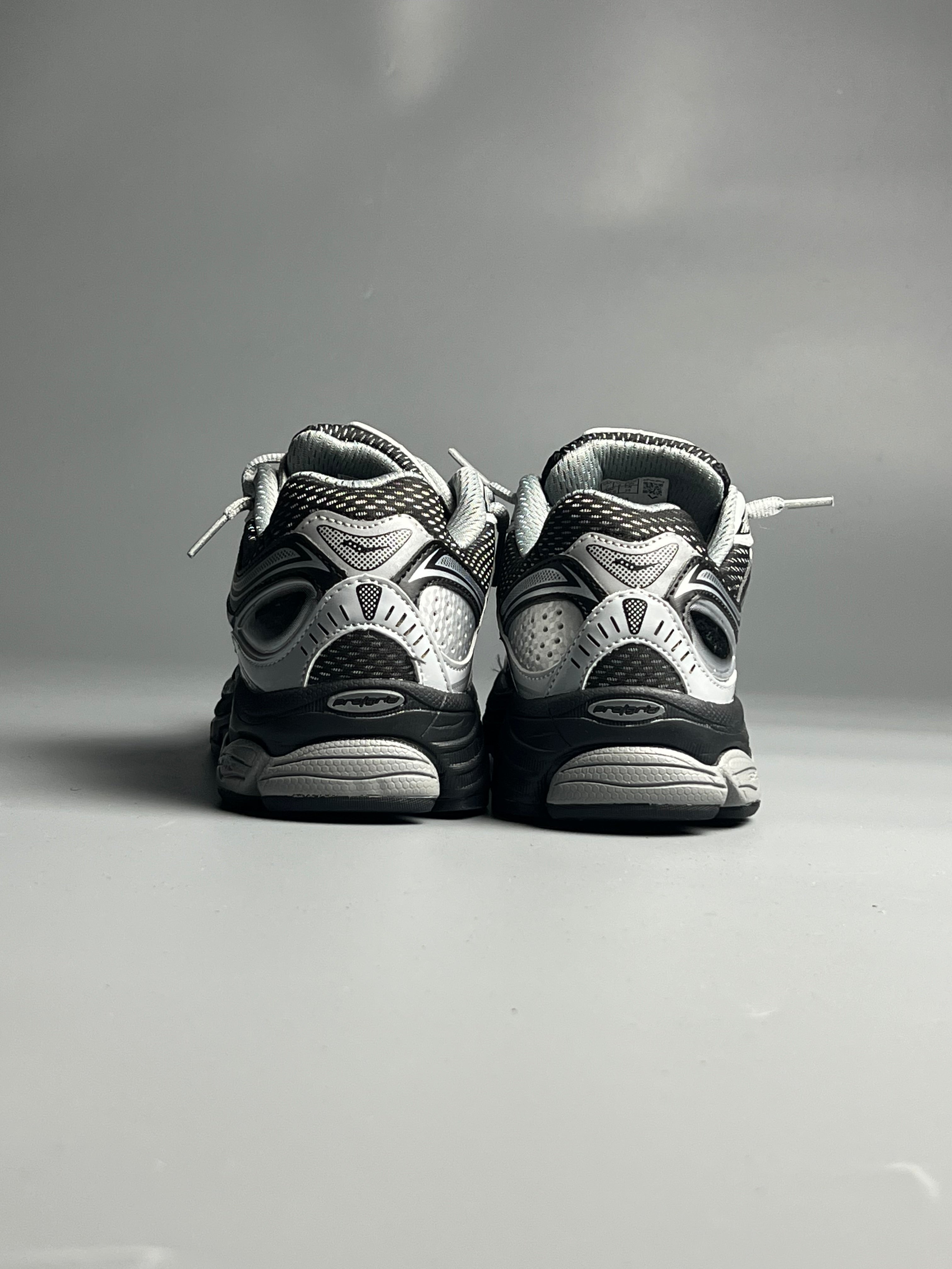 Saucony ProGrid Omni 9 noir gris argenté