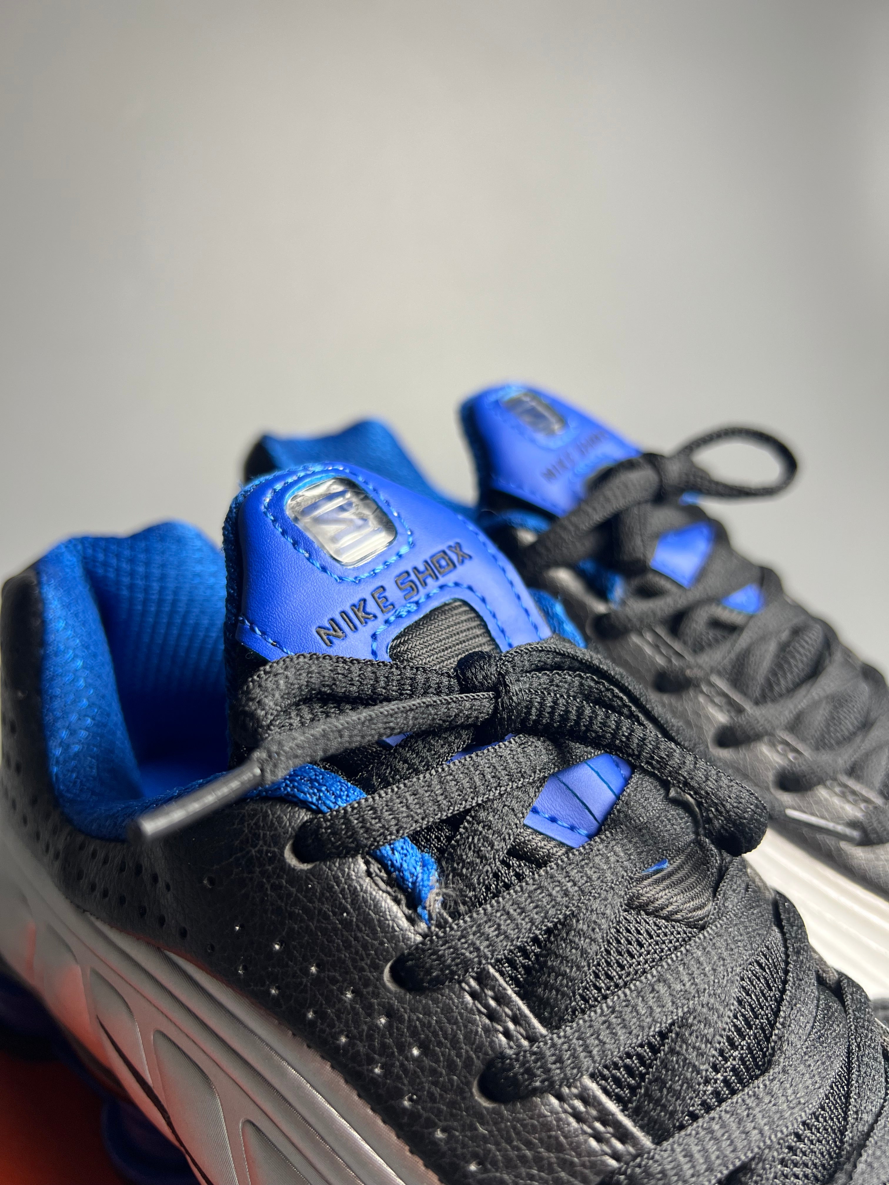 Shox r4