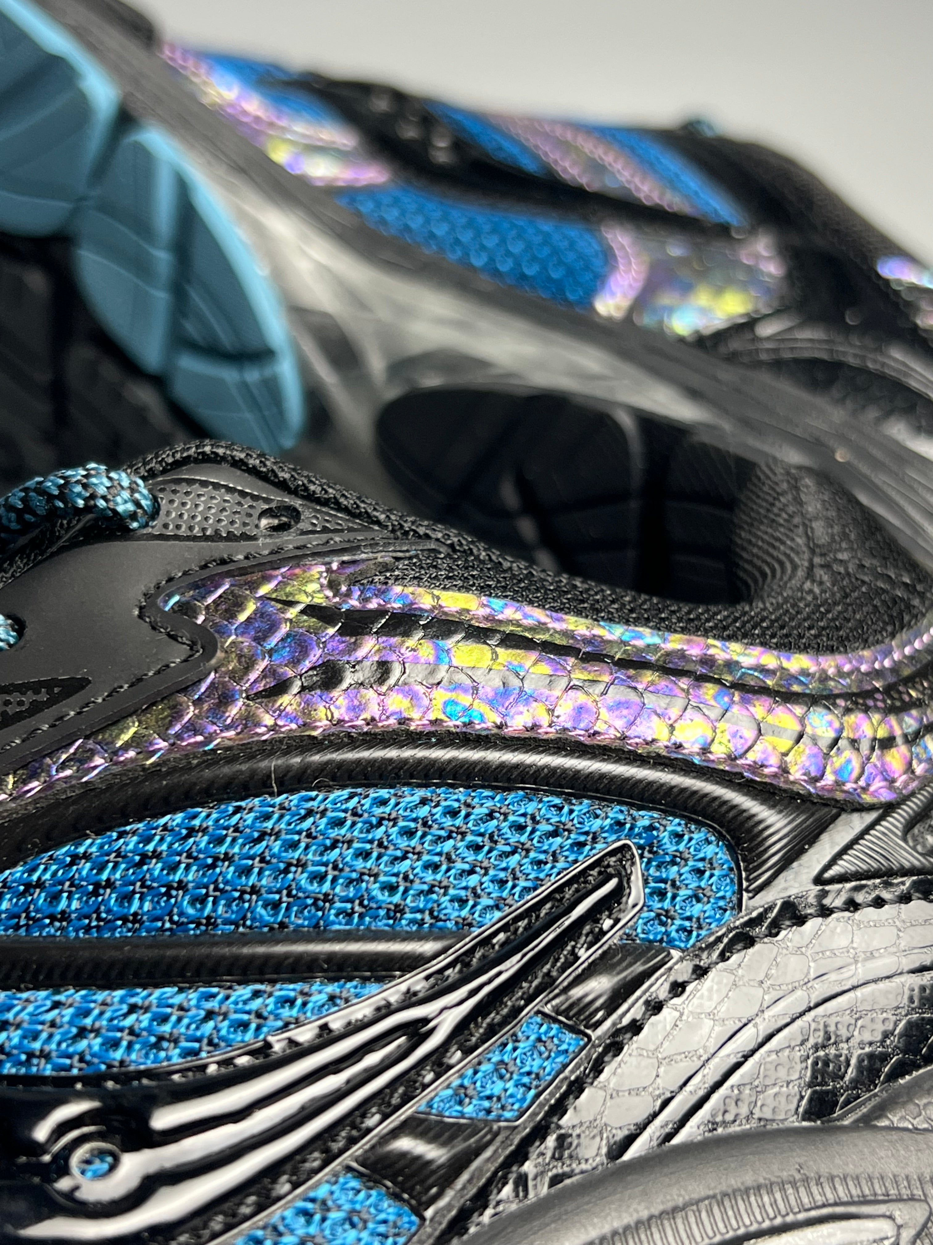 Saucony Progrid OMNI 9 "GLOWACONSTRICTOR BLACK"