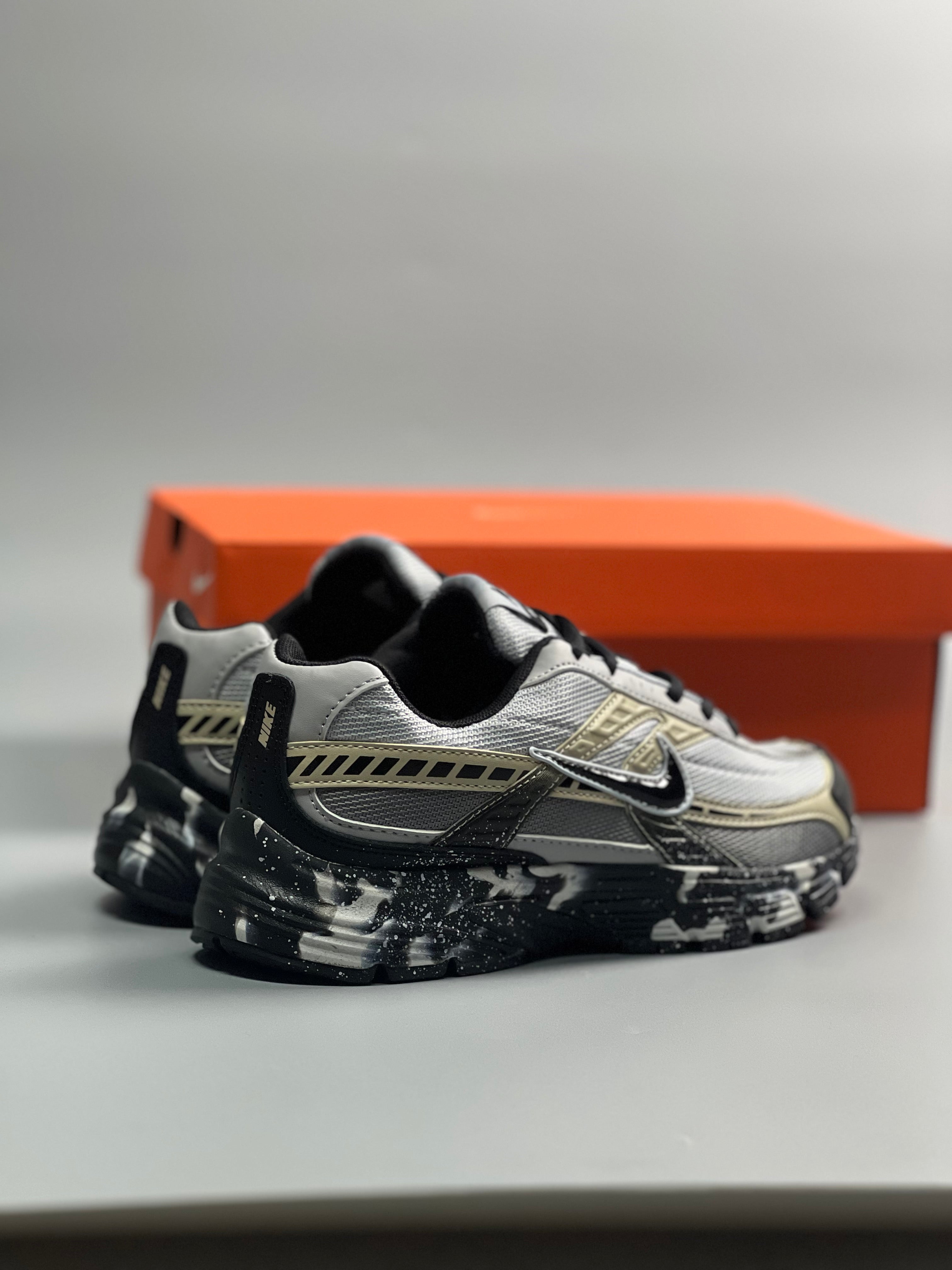Nike Initiator Custom Grey/Black