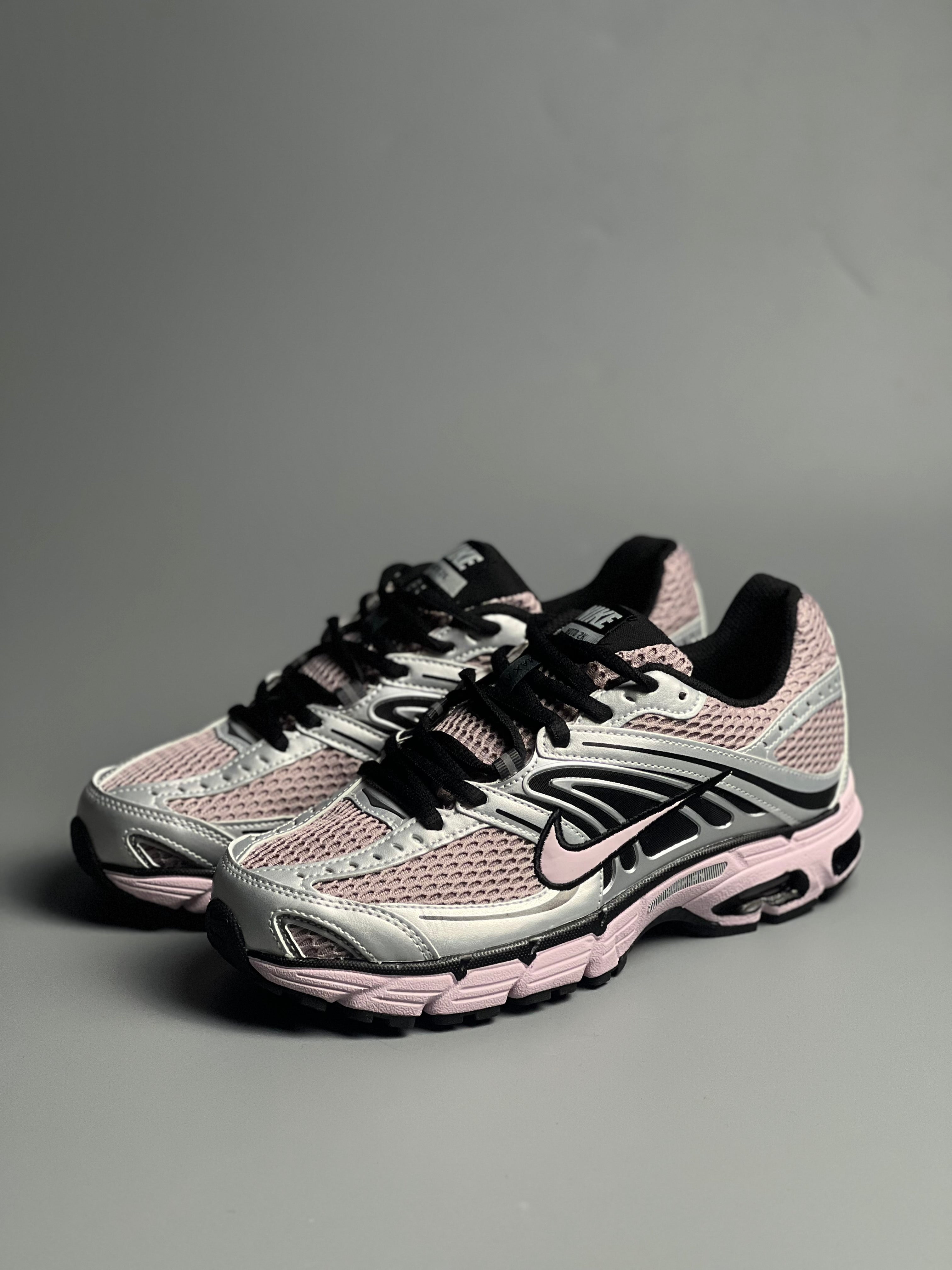 Nike
Air Max Moto 2K