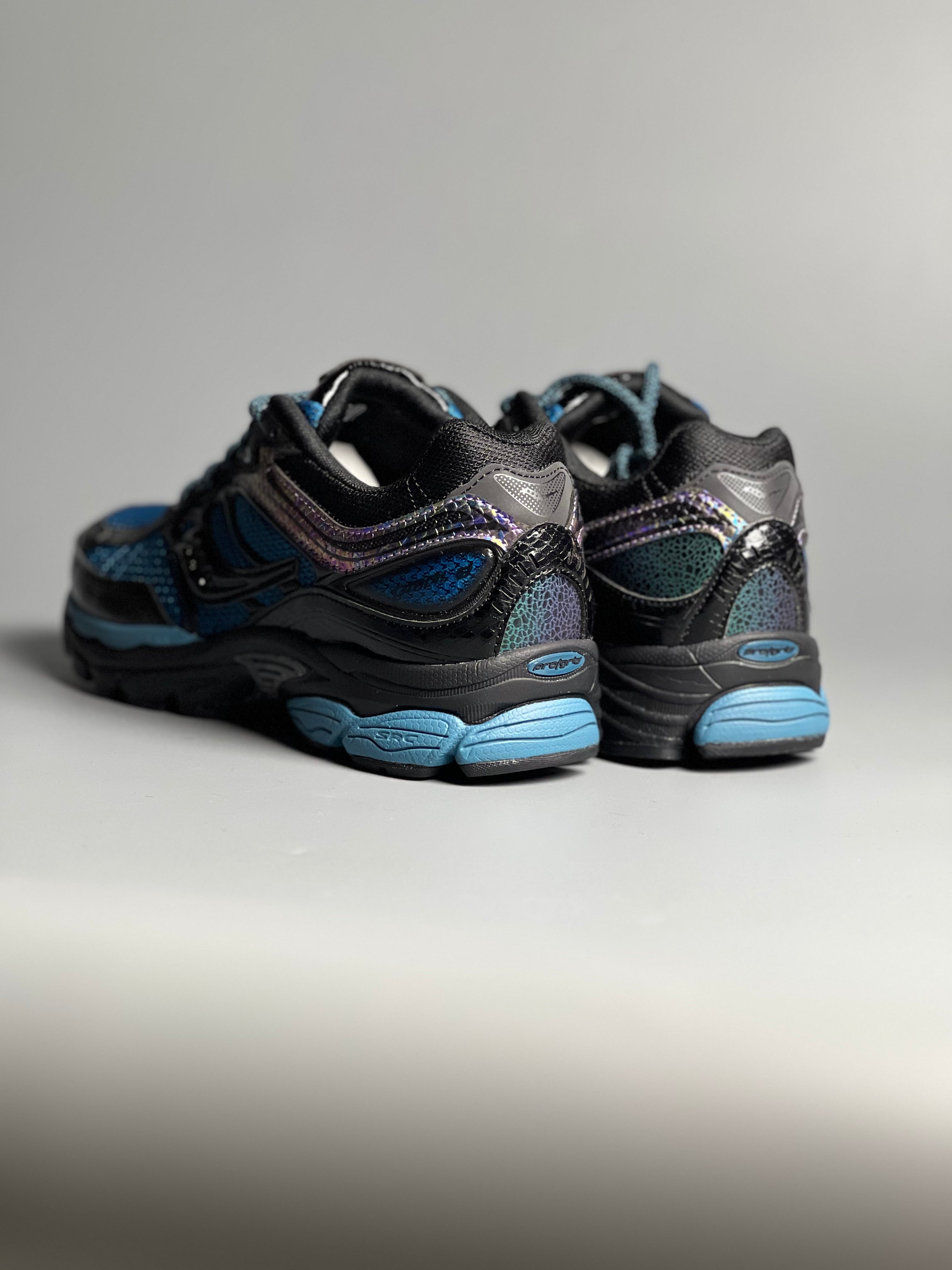 Saucony Progrid OMNI 9 "GLOWACONSTRICTOR BLACK"