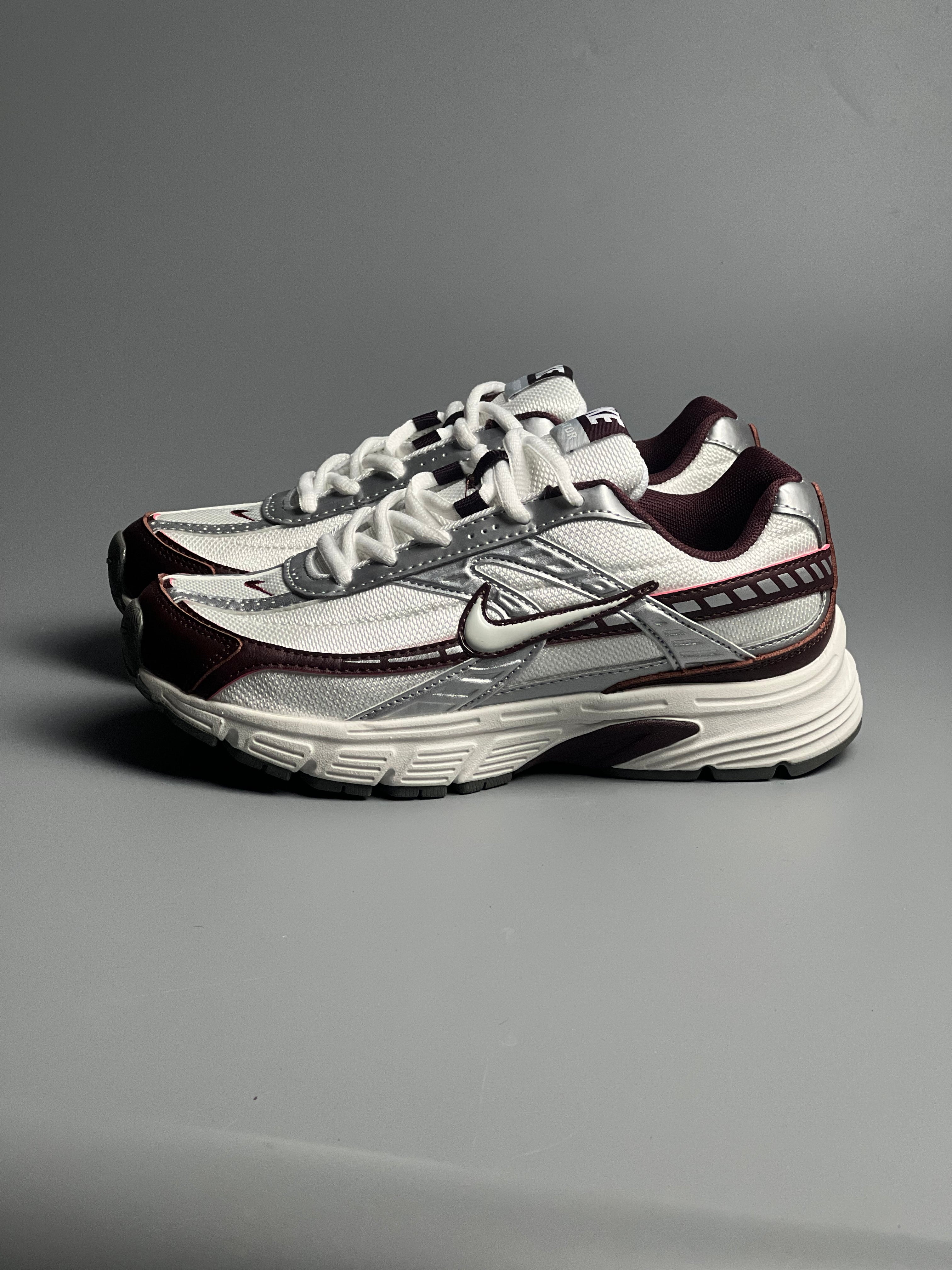 Nike Initiator famme