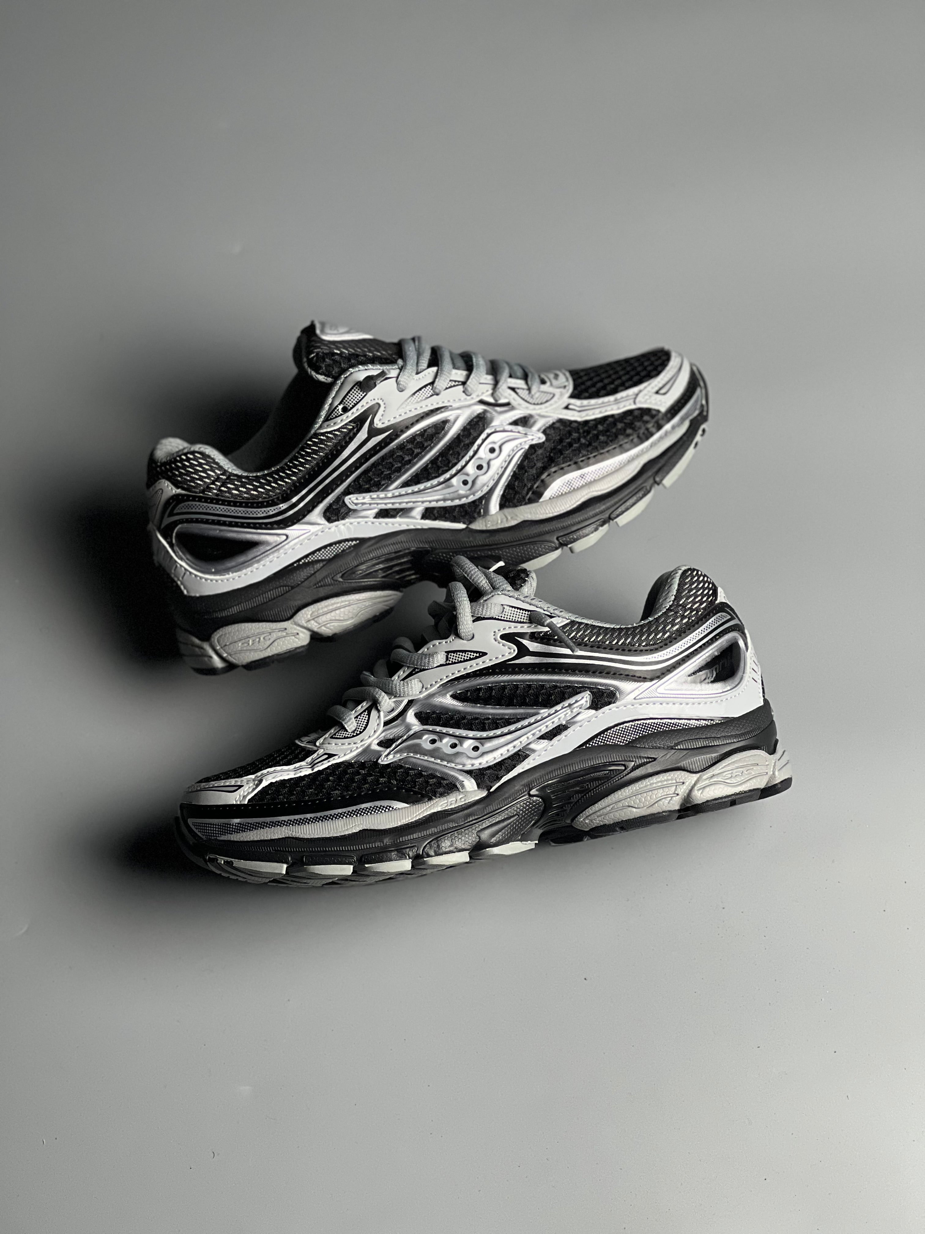 Saucony ProGrid Omni 9 noir gris argenté