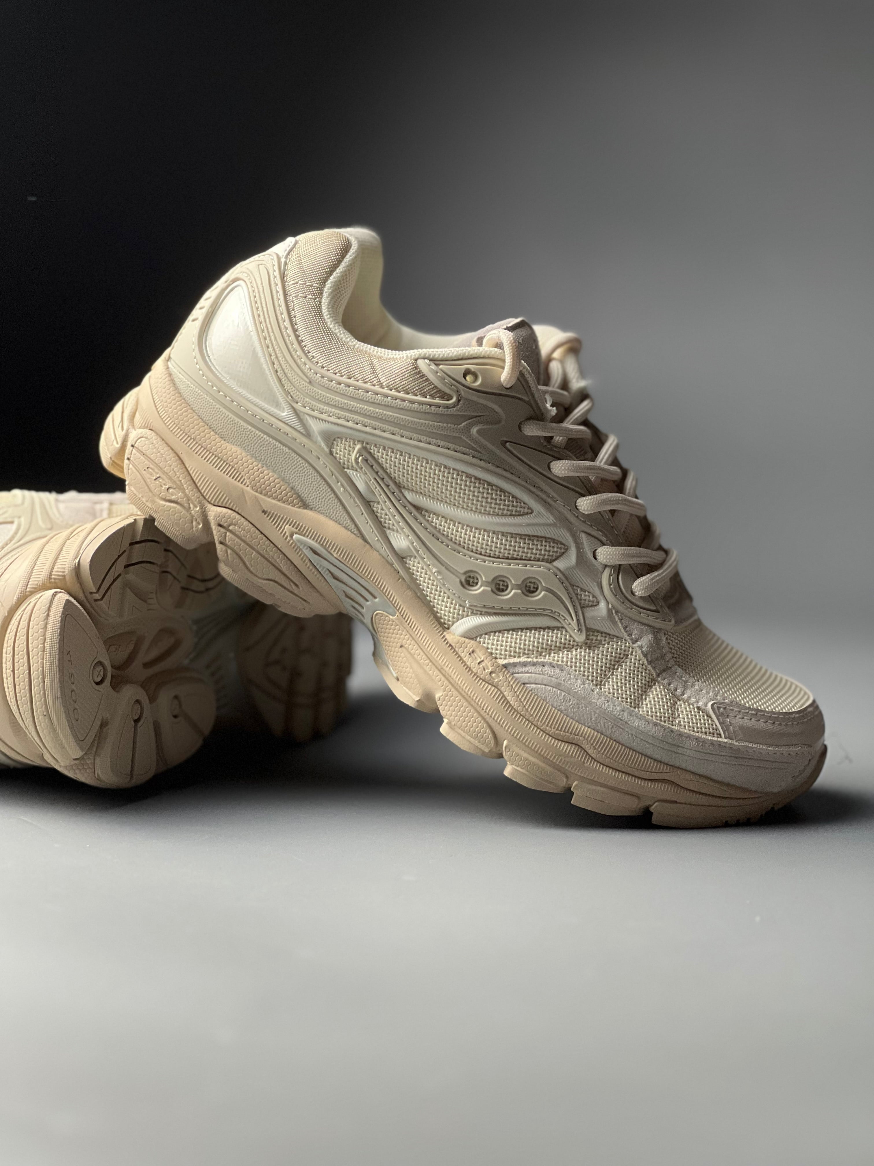 Saucony || Progrid Omni 9 - Summer Sand / Tanne