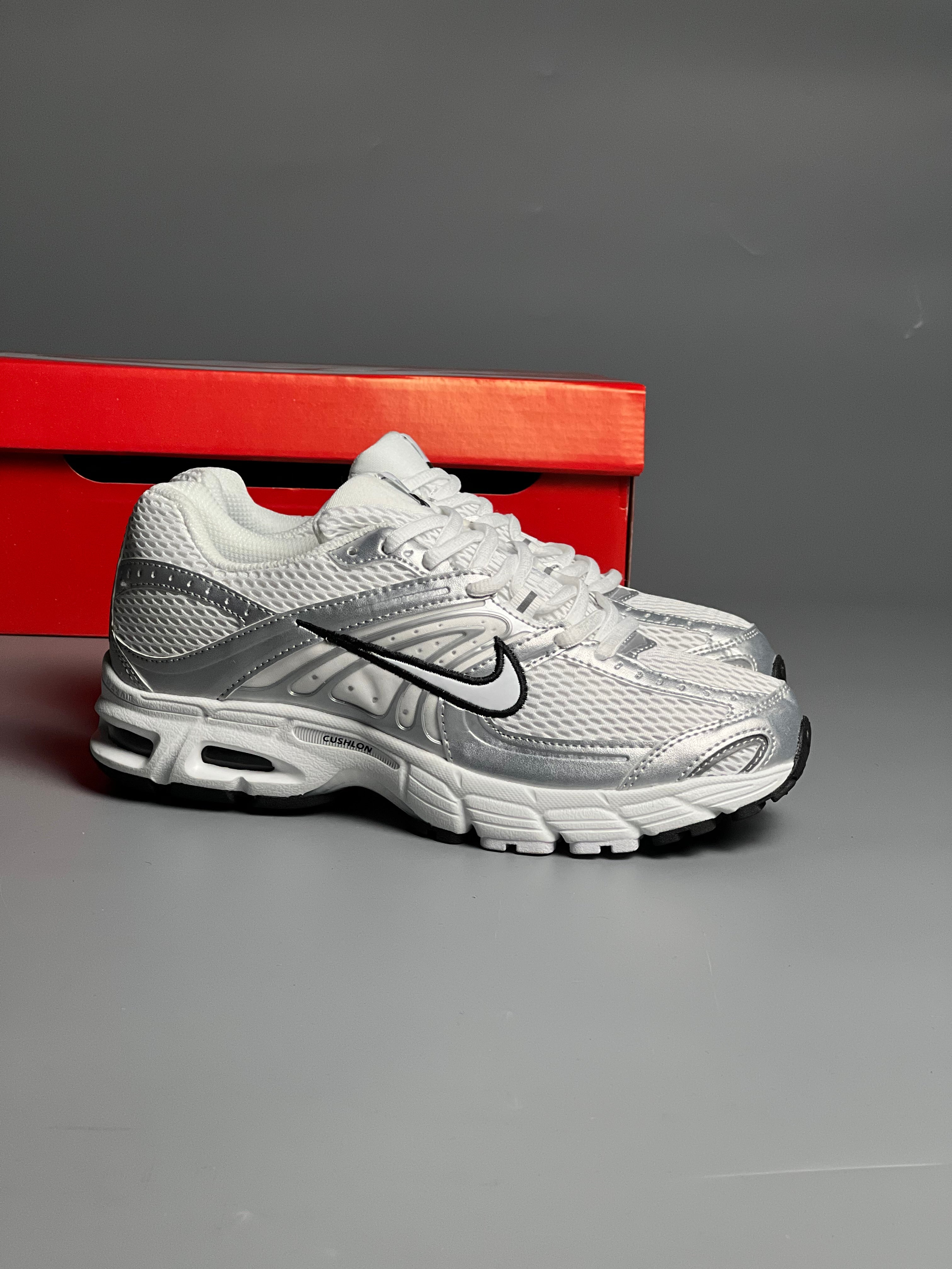 Nike Moto 2k