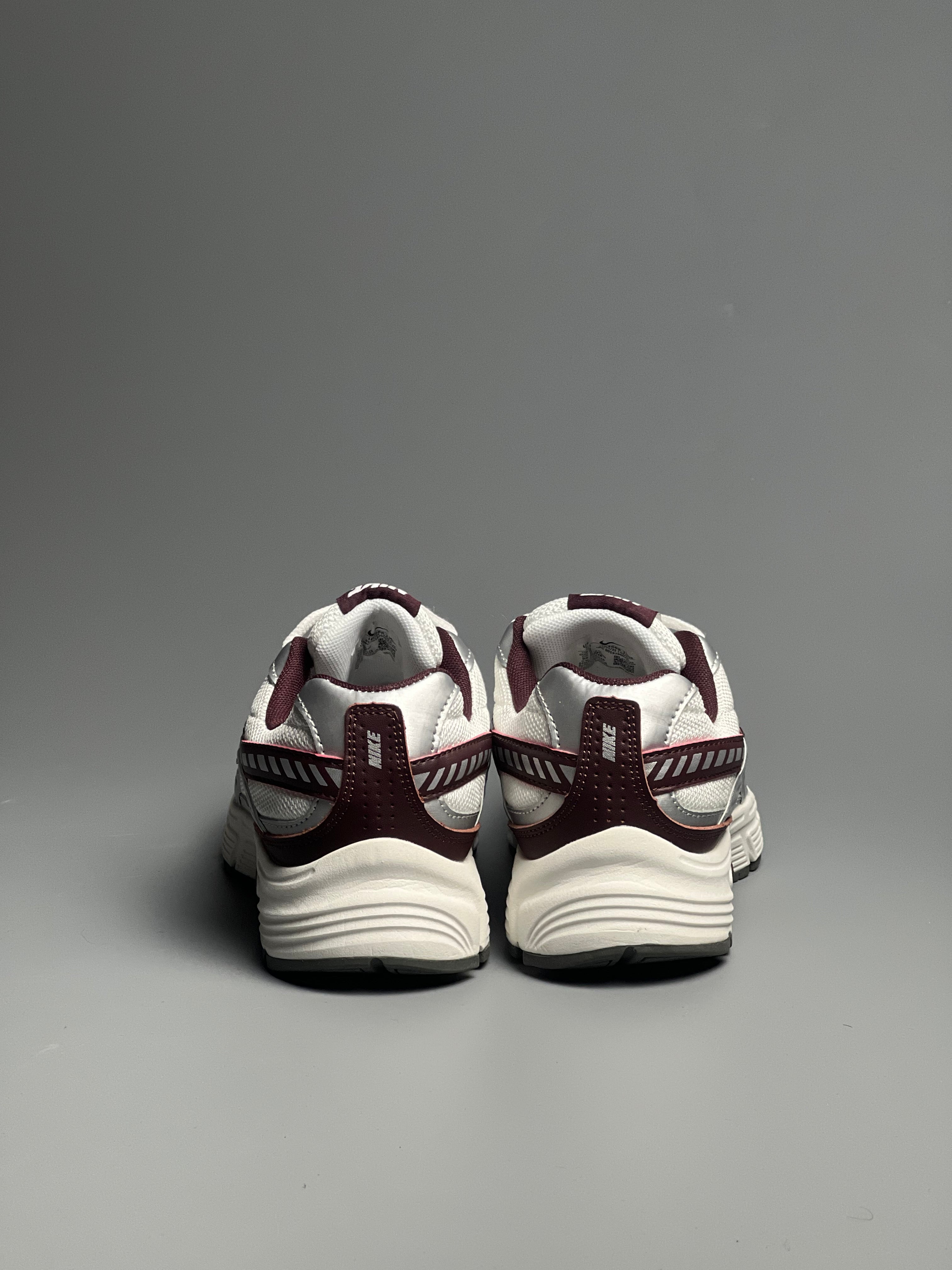 Nike Initiator famme