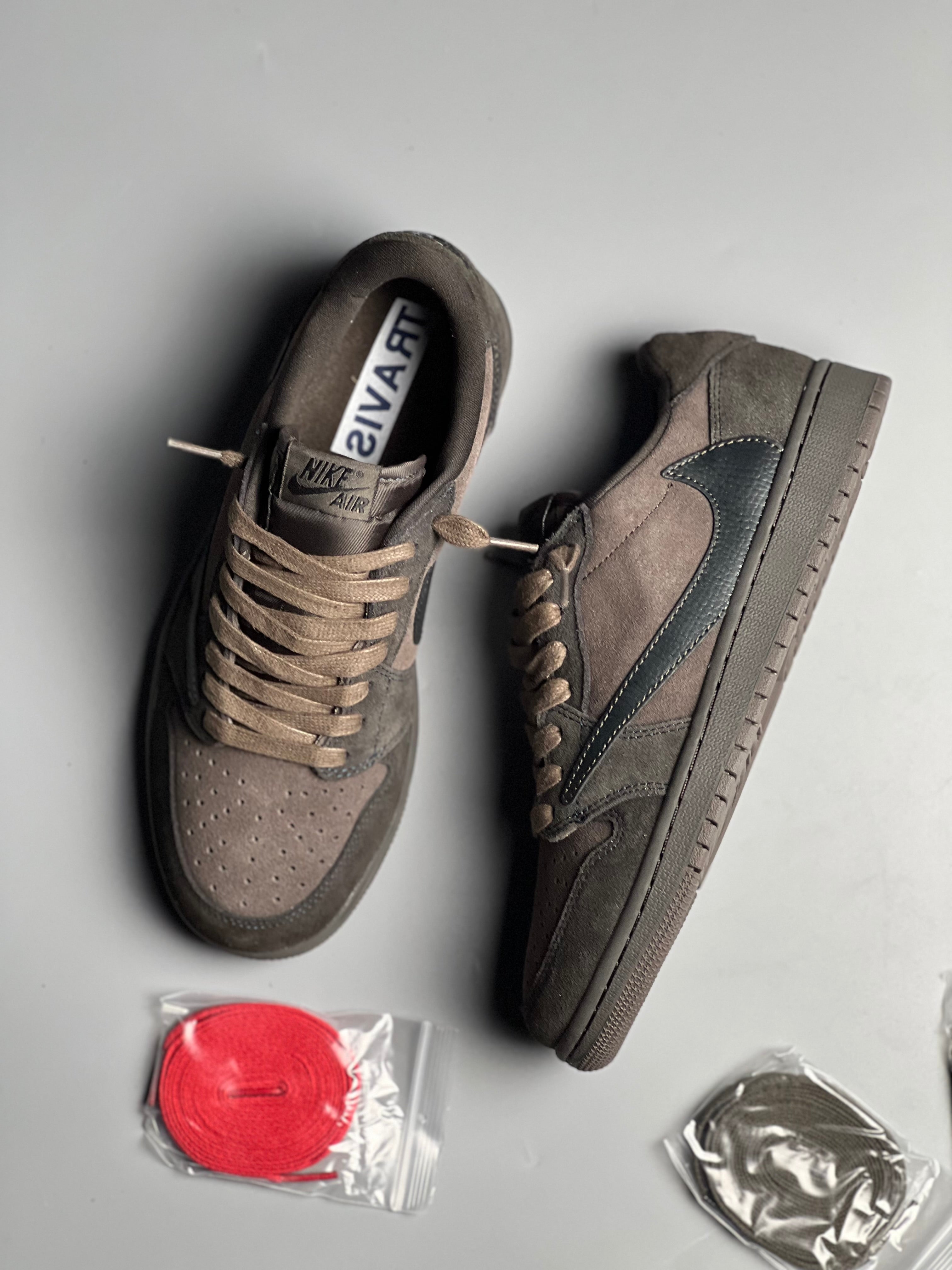 Travis Scott "Velvet Brown"
