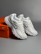 Nike Initiator blanch