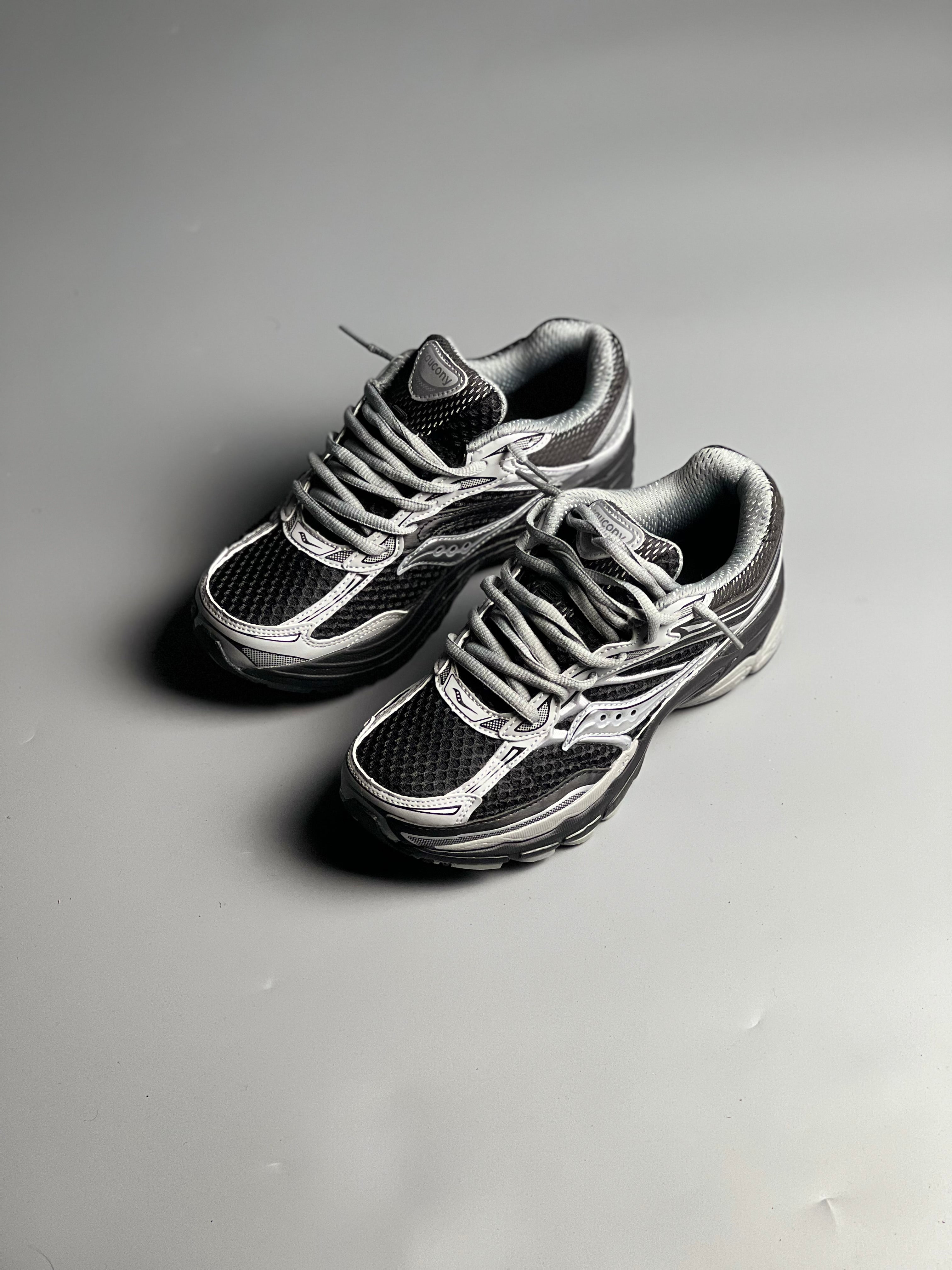 Saucony ProGrid Omni 9 noir gris argenté