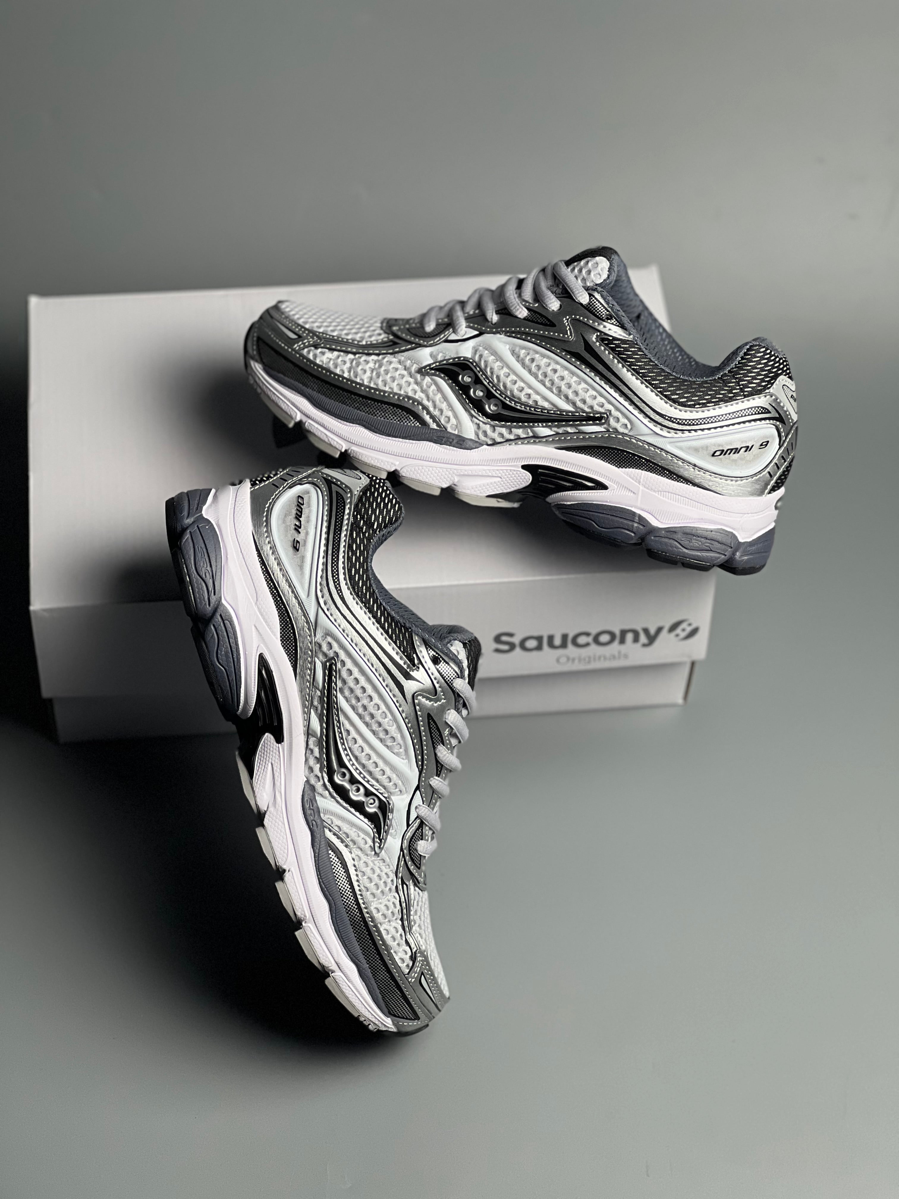 Saucony Omni 9 "Microchip"