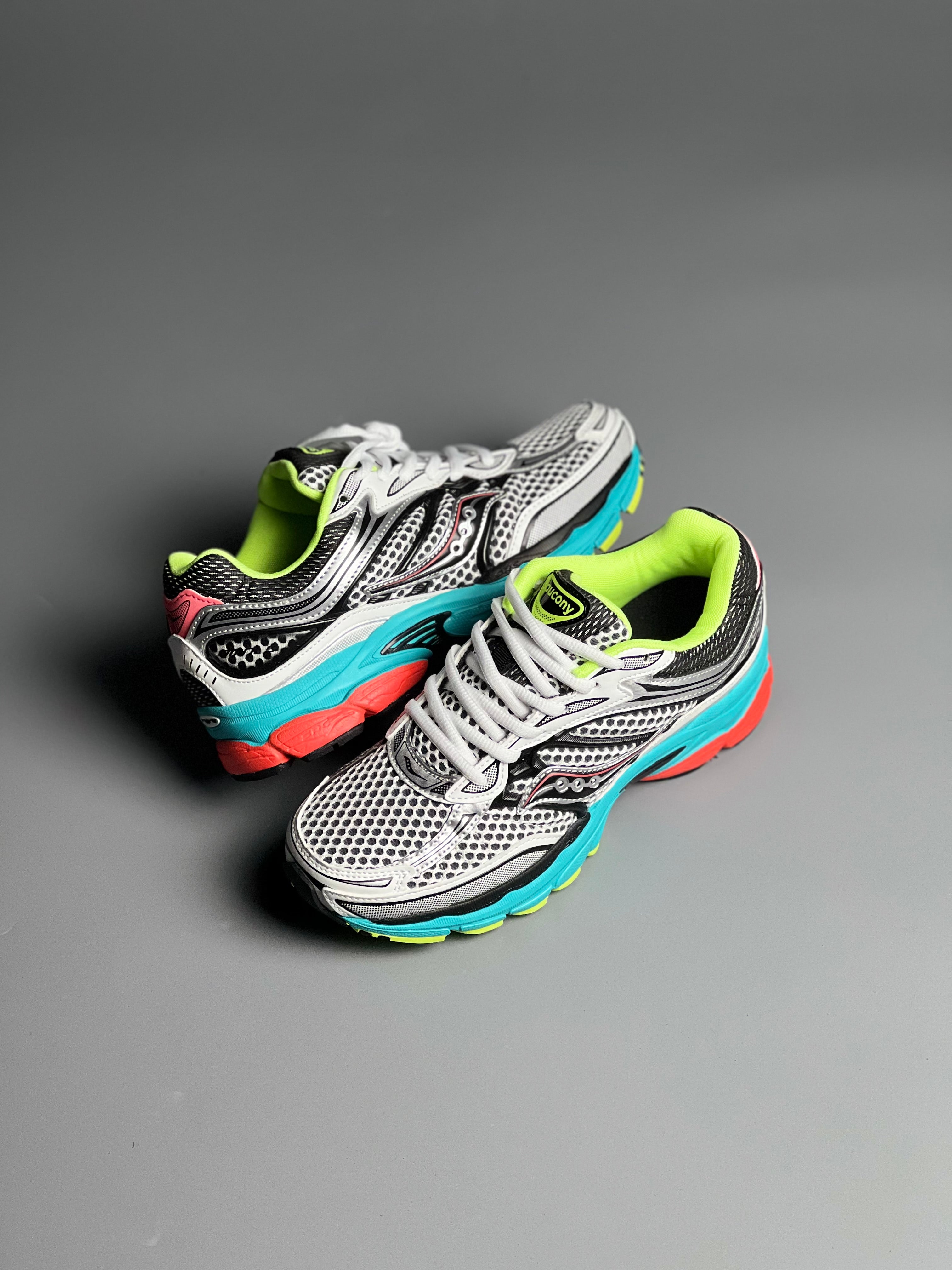 Saucony Progrid Omni 9 « Silver Mutant »