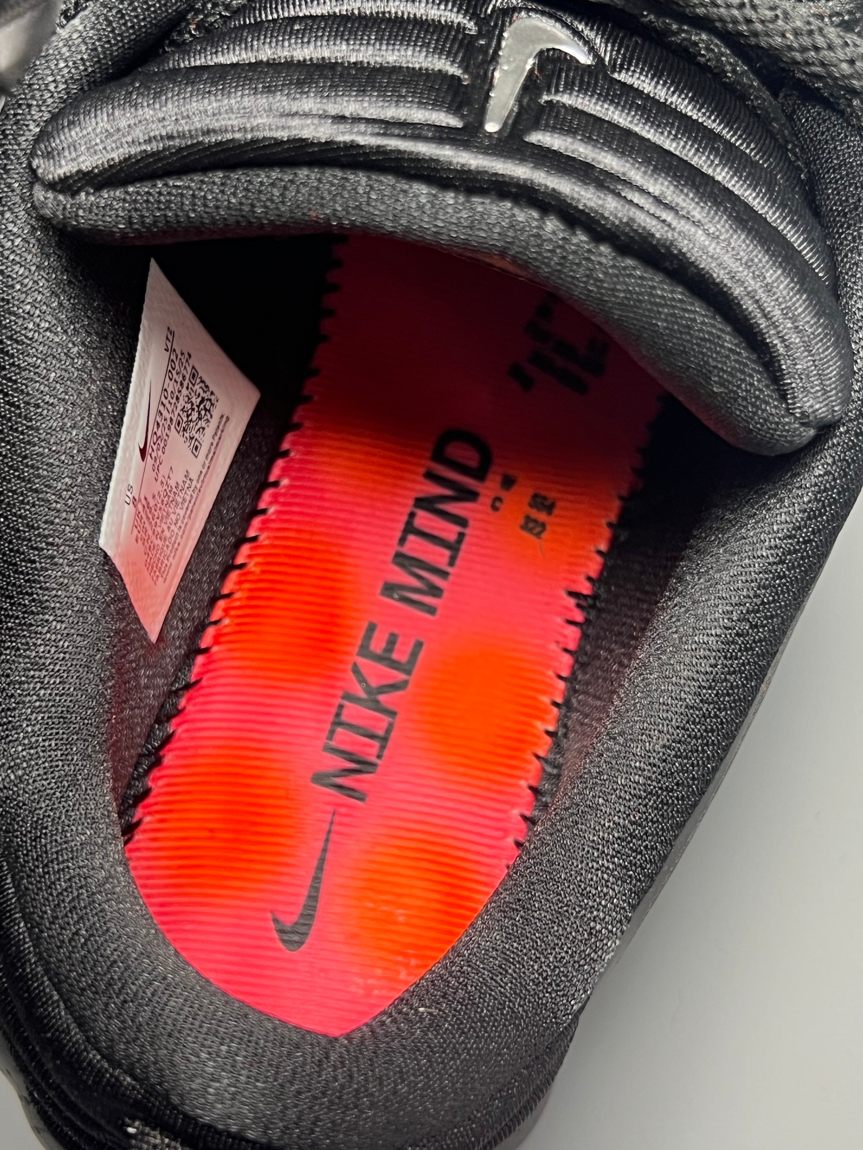 Nike mind 002 black
