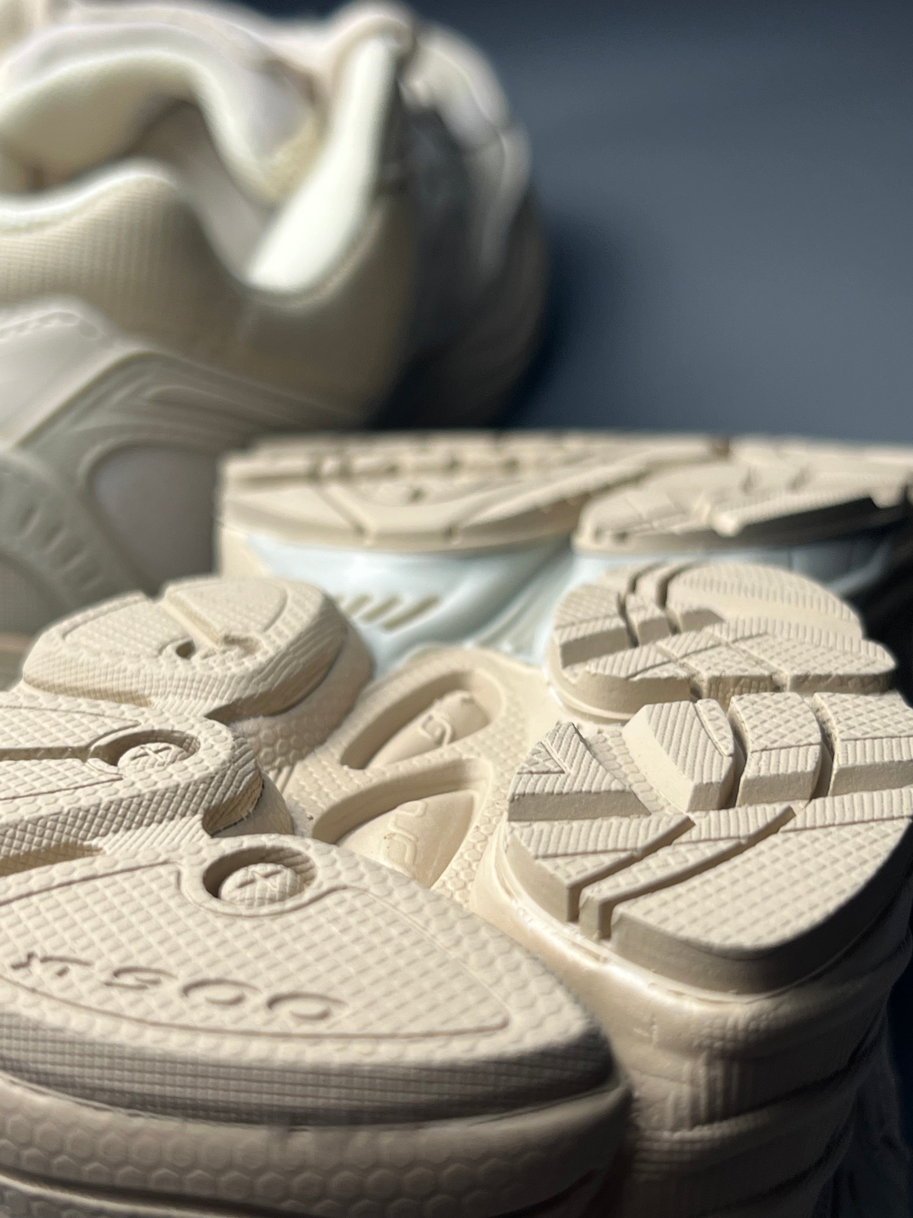 Saucony || Progrid Omni 9 - Summer Sand / Tanne
