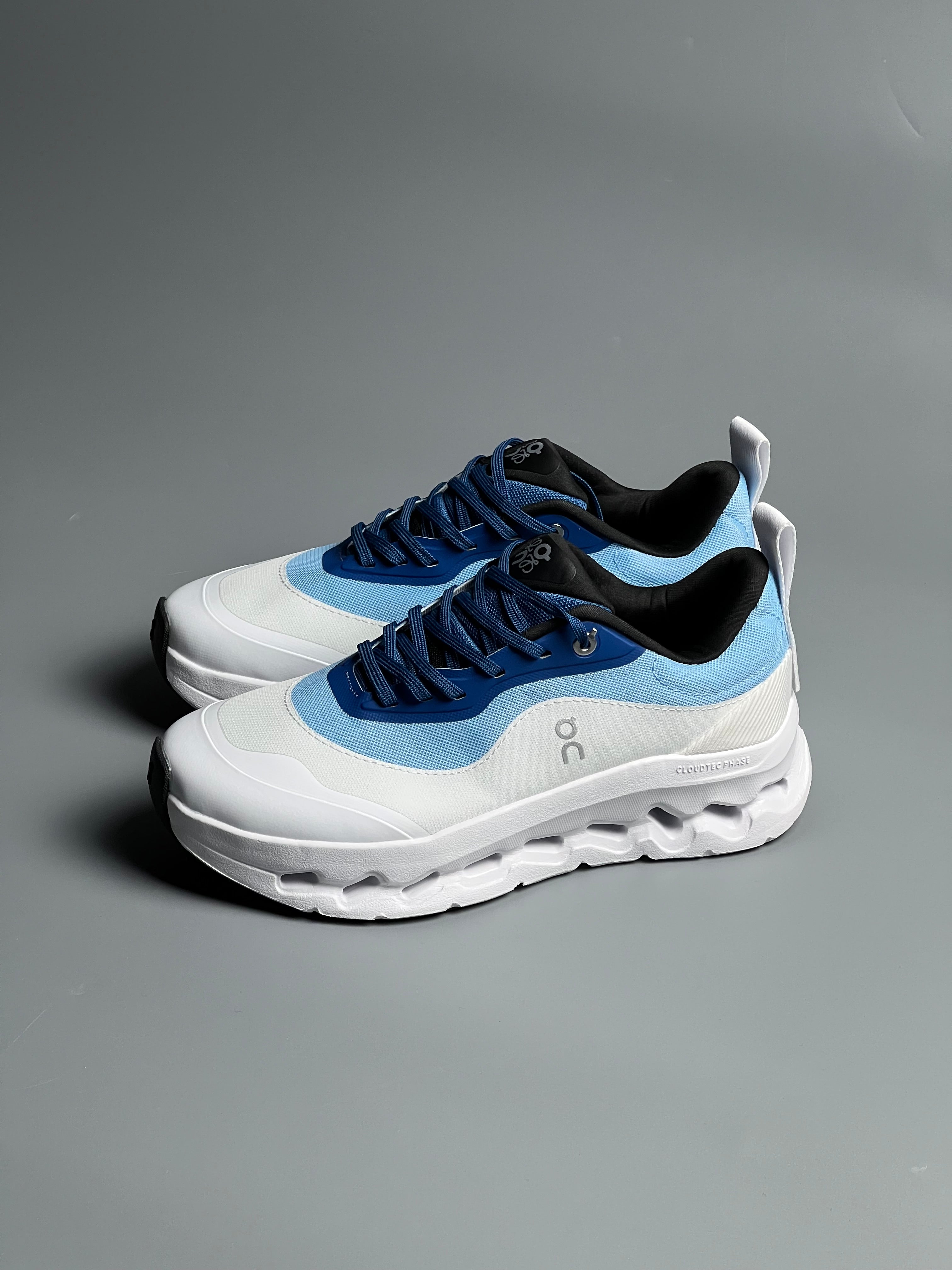 LOEWE X ON CLOUDTILT 2.0 RUNNING