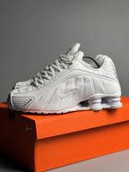 Nike shox r4 white
