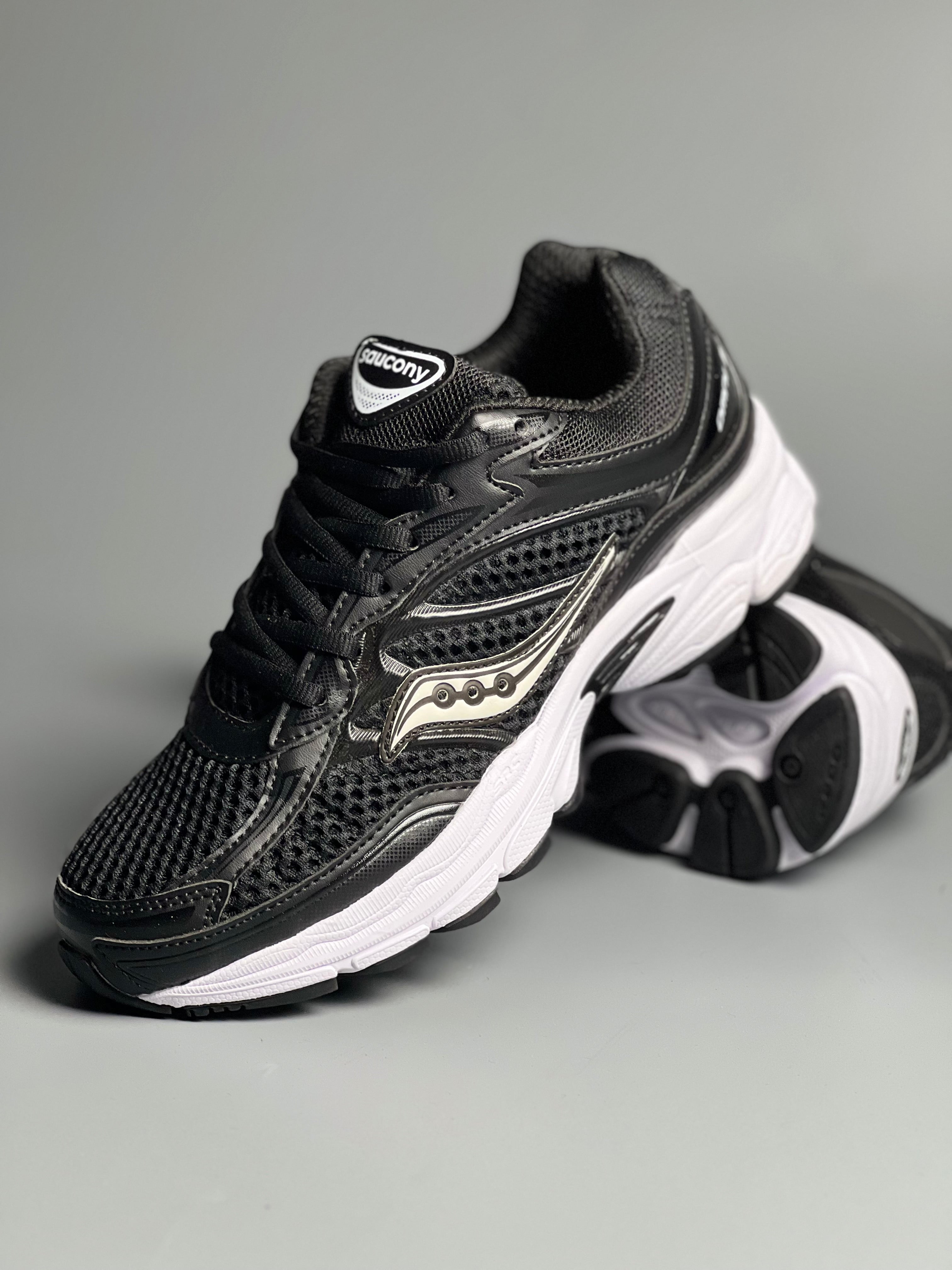 Sacouny Omni 9 black/White